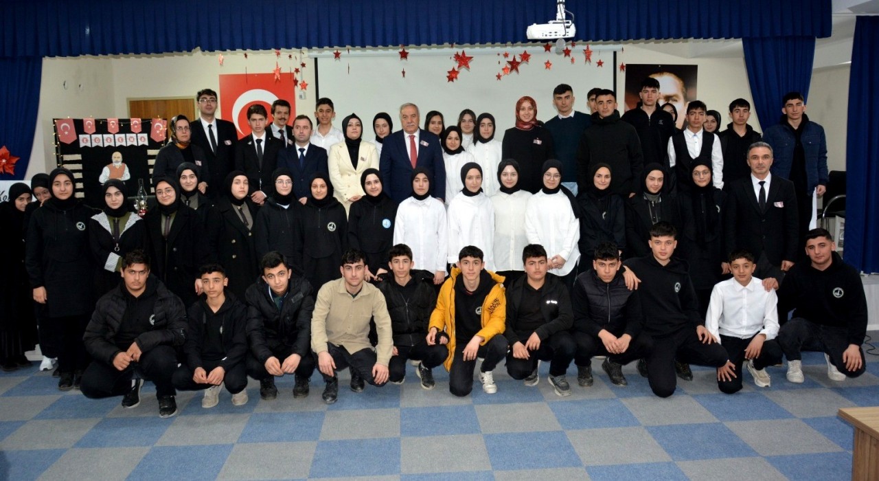 Tercanda İstiklal Marşının Kabulü ve Mehmet Akif Ersoyu anma programı düzenlendi