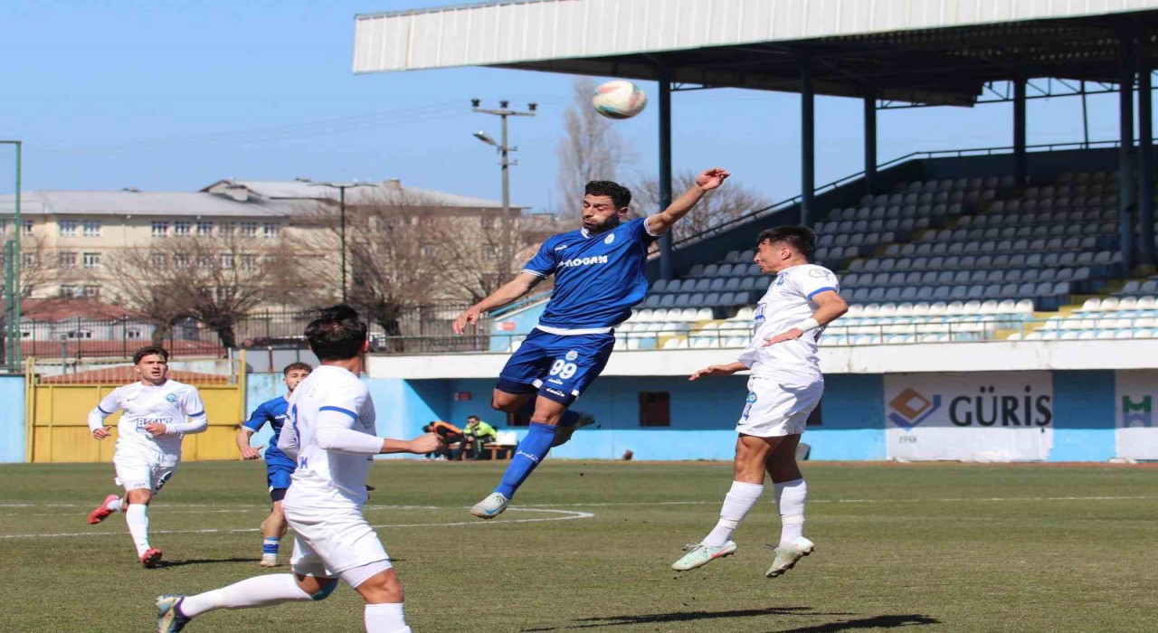 TFF 3. Lig: Pazarspor: 0 - Alanya 1221 FSK: 1