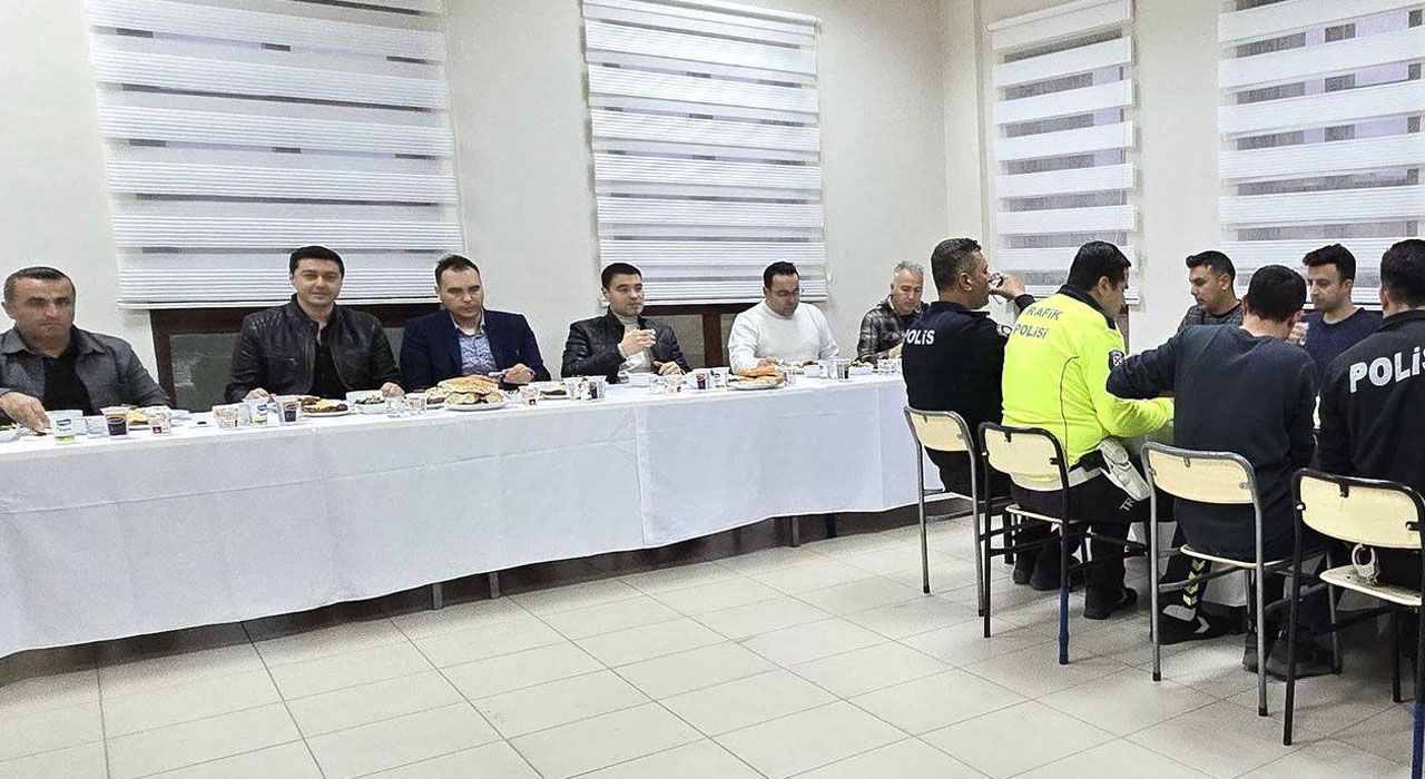 Toprakkale Kaymakamı Volkan Özer, Güvenlik Güçleriyle İftarda Buluştu