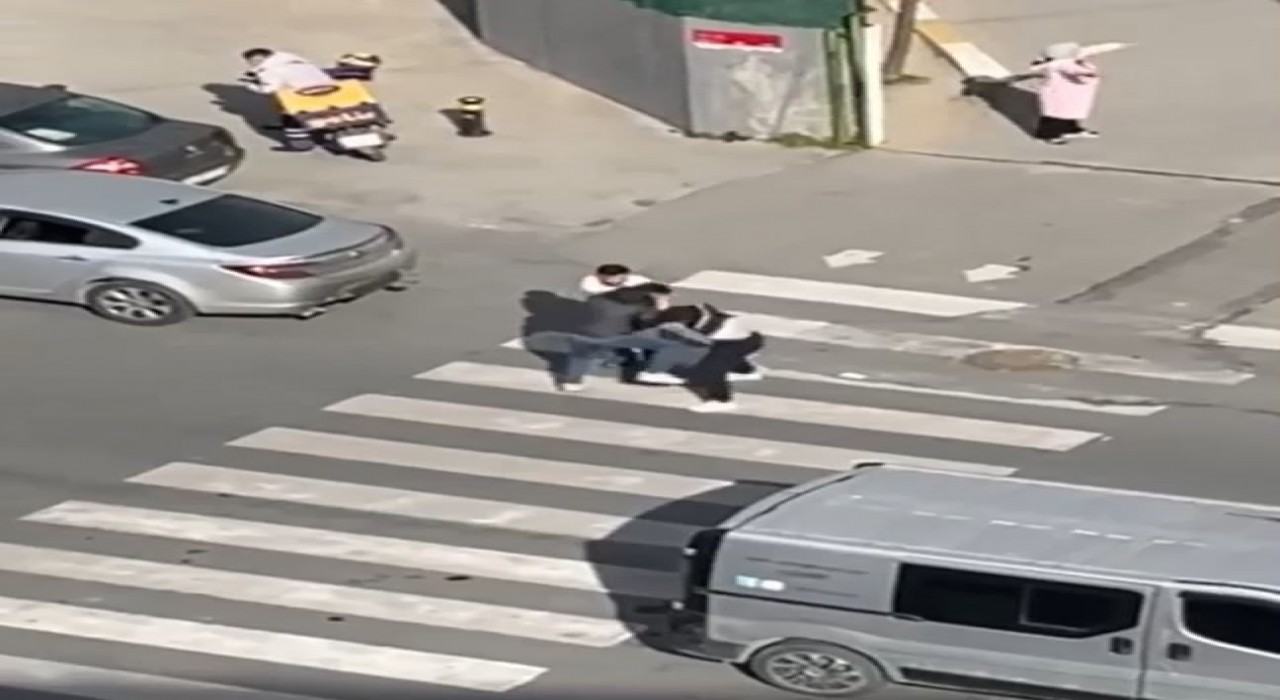 Trafikte kavga etti, ardından arabayla çarpıp kaçtı