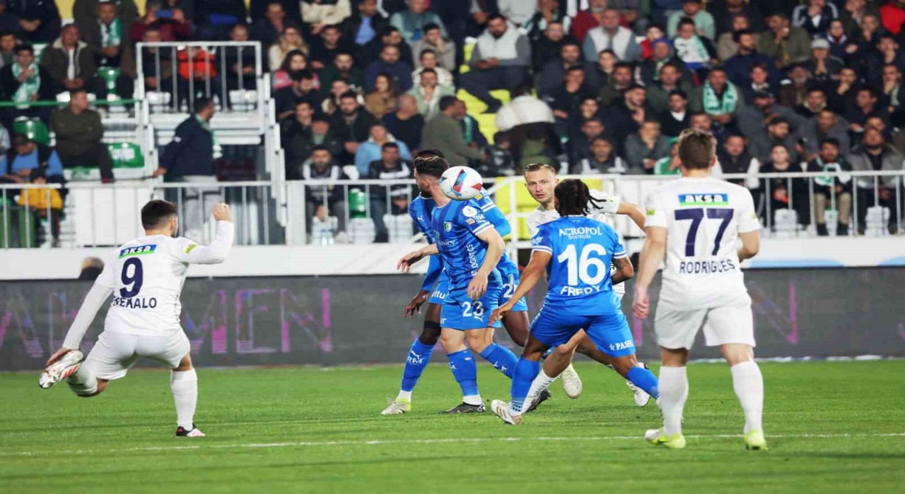 Trendyol Süper Lig: Bodrum FK: 0 - Kasımpaşa: 0 (İlk yarı)