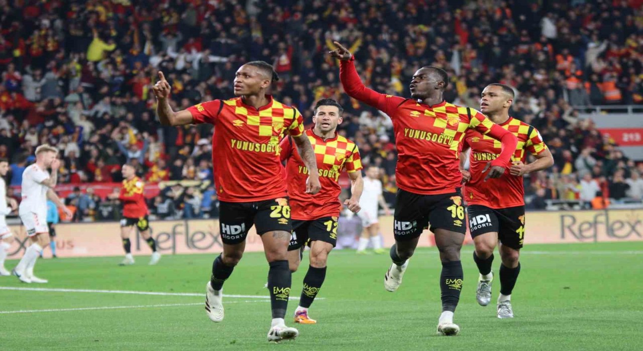 Trendyol Süper Lig: Göztepe: 1 - Samsunspor: 0 (İlk yarı)