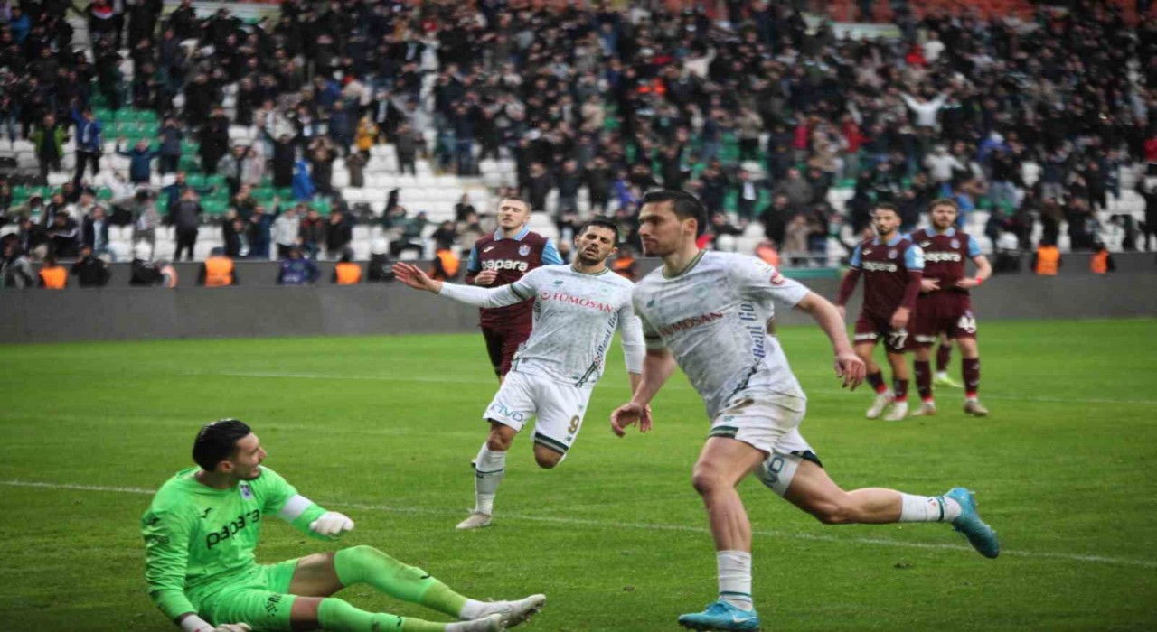 Trendyol Süper Lig: Konyaspor: 1 - Trabzonspor: 0 (Maç sonucu)