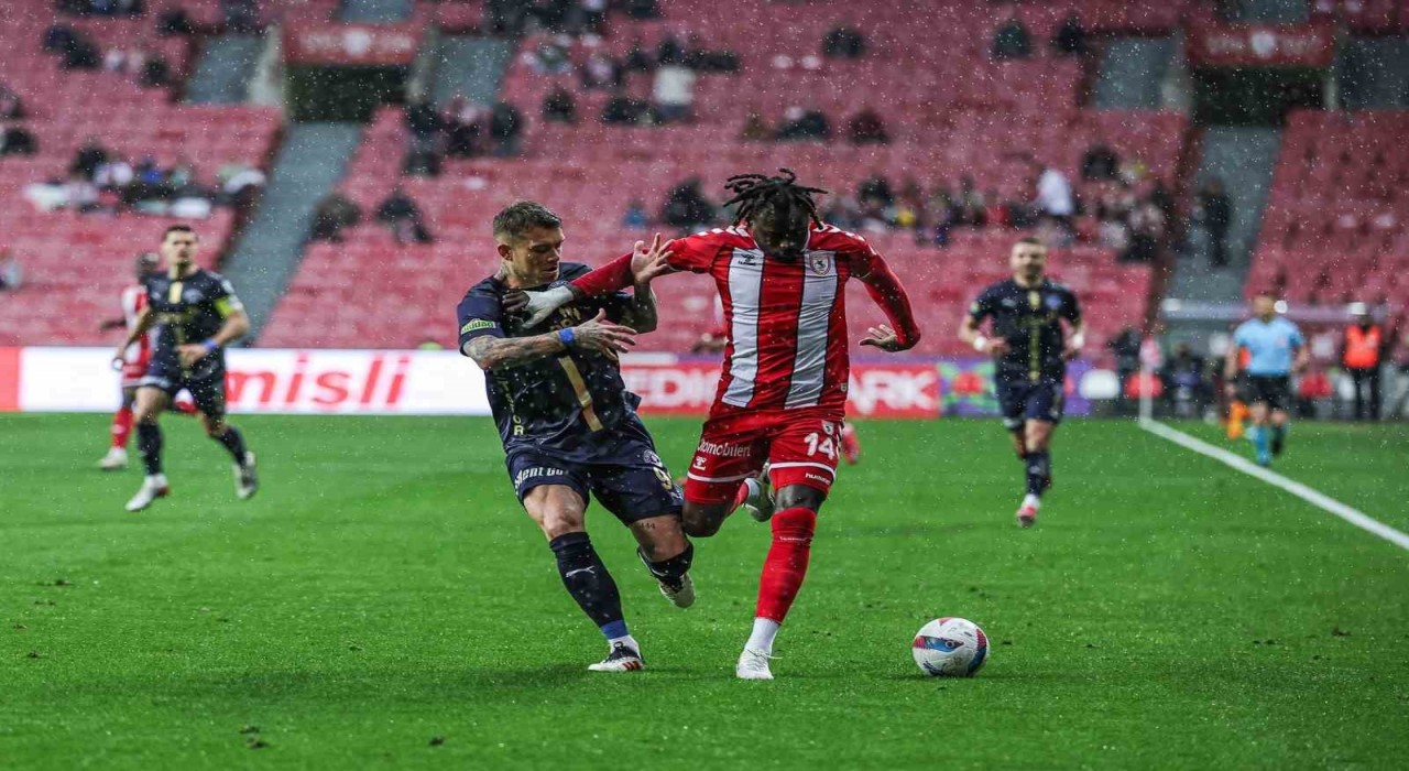 Trendyol Süper Lig: Samsunspor: 0 - Kasımpaşa: 0 (İlk yarı)