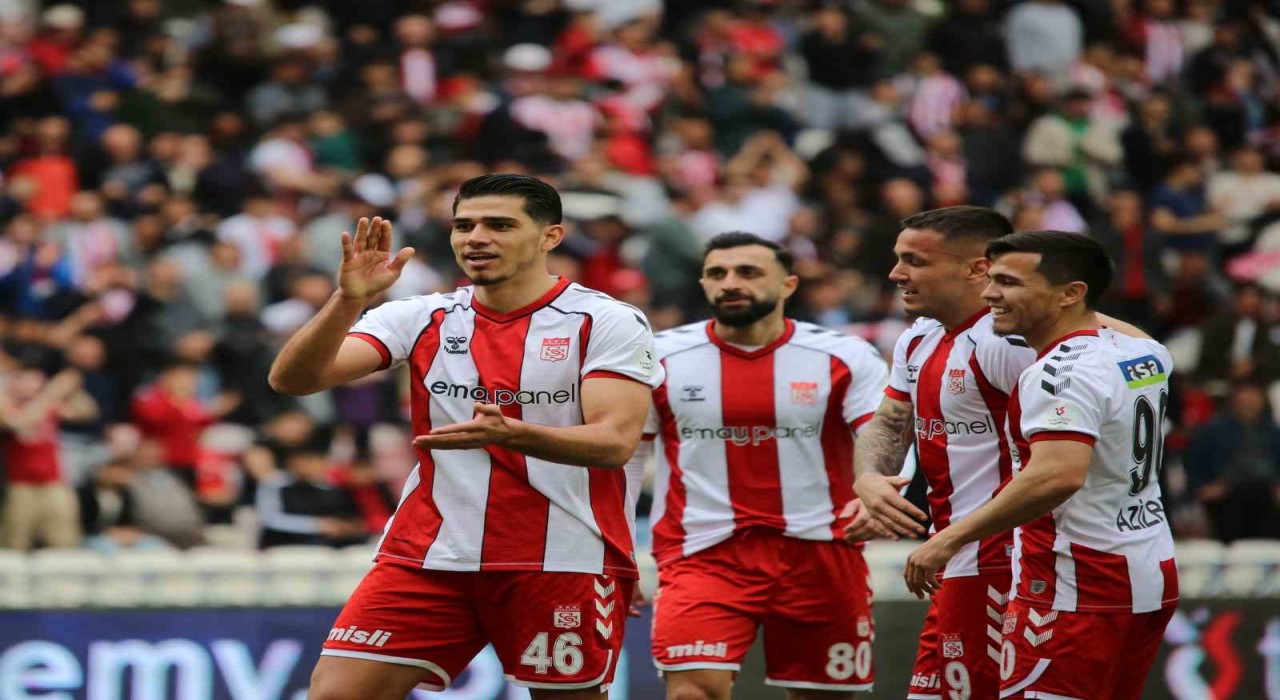 Trendyol Süper Lig: Sivasspor: 5 - Adana Demirspor: 1 (Maç sonucu)