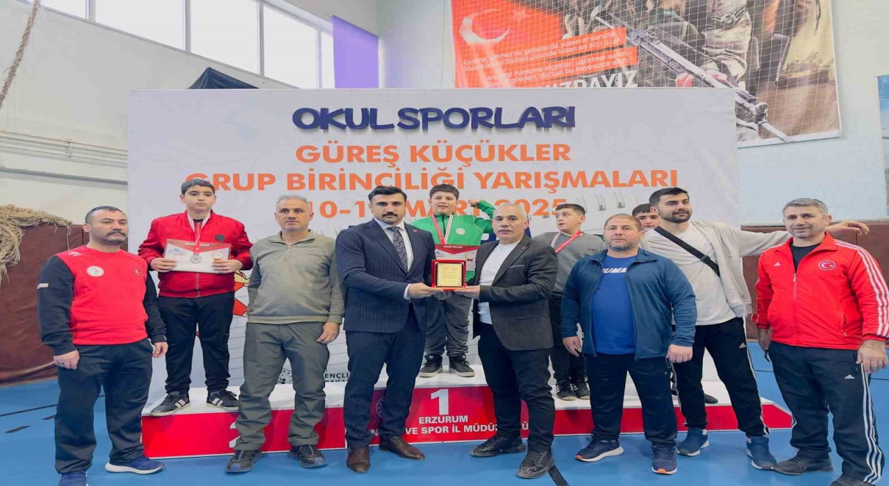 Turandan Alpkılıça teşekkür plaketi