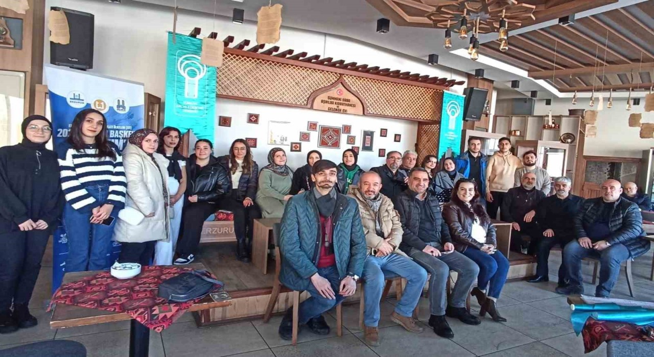 Turizm Fakültesi öğrencilerinden Âşık Kereme yoğun ilgi