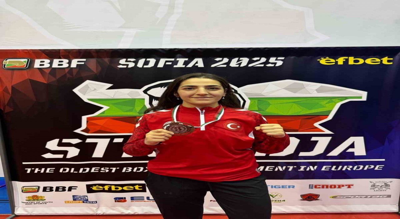 Türk Bayrağını uluslararası arenada dalgalandırdı