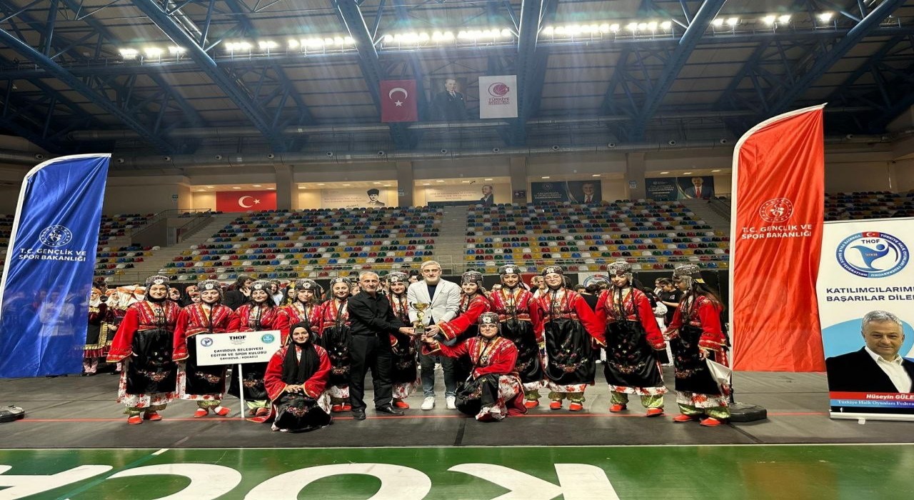 Türk halk oyunları ekibi il şampiyonu oldu