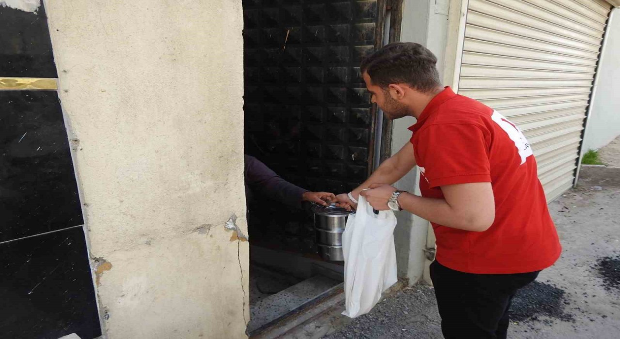 Türk Kızılay Gaziantep Şubesinden 9 bin 200 kişiye sıcak yemek