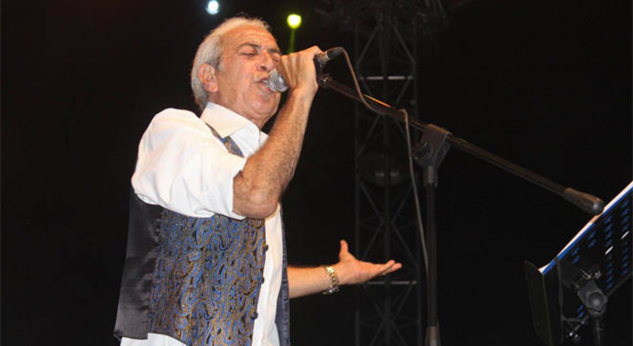 Türk Müziğinin Usta İsmi Edip Akbayram Hayatını Kaybetti