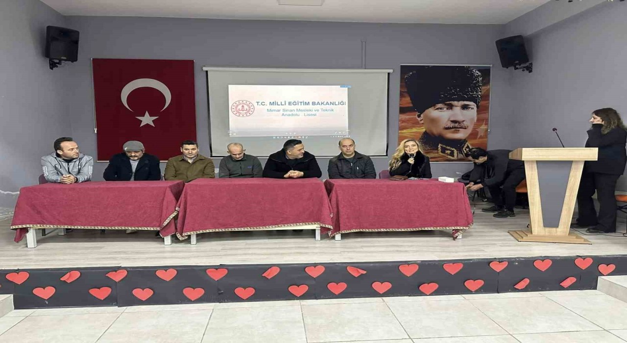 Türkelide öğrenciler mesleğin ustalarıyla buluştu