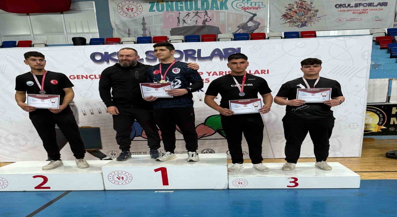 Türkelili öğrencilerden çifte başarı