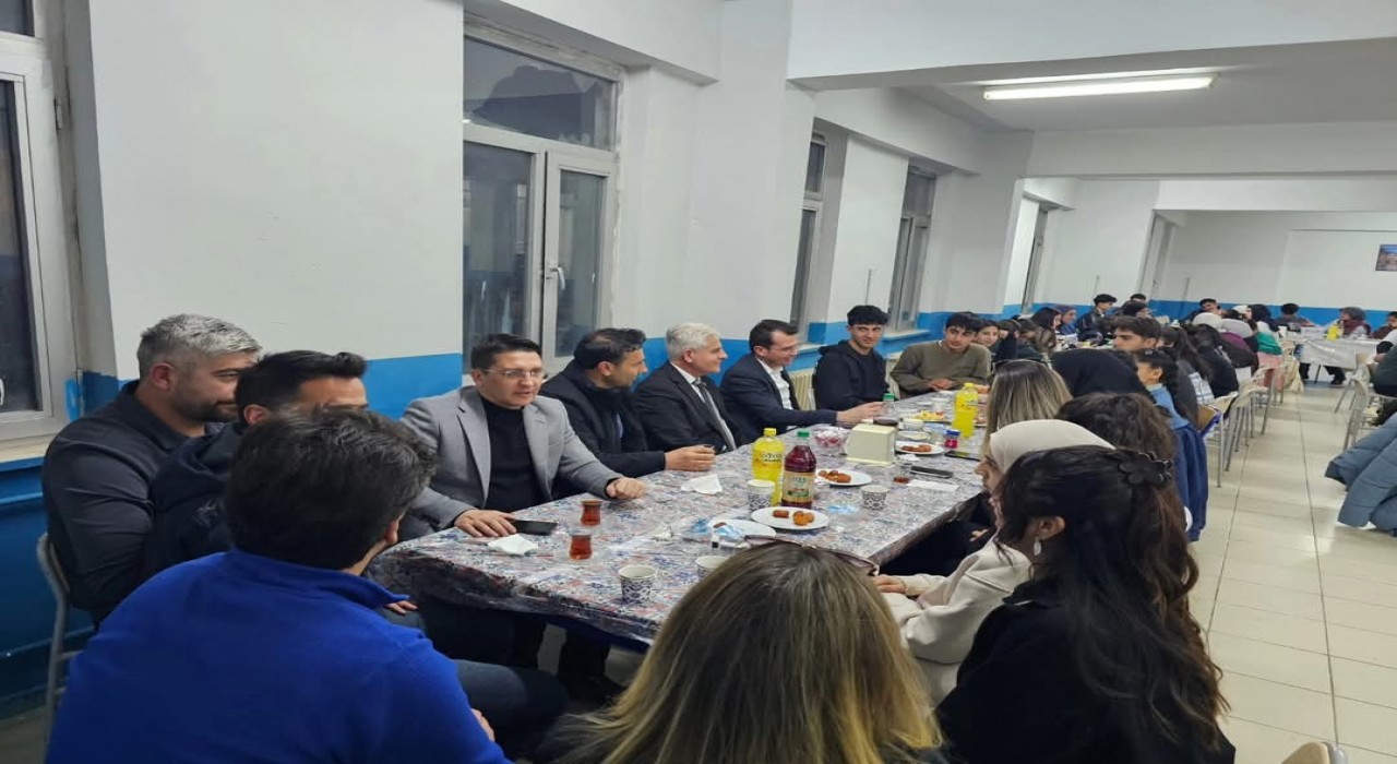 Tutakta Kaymakam Adıbelli öğrencilerle iftarda buluştu