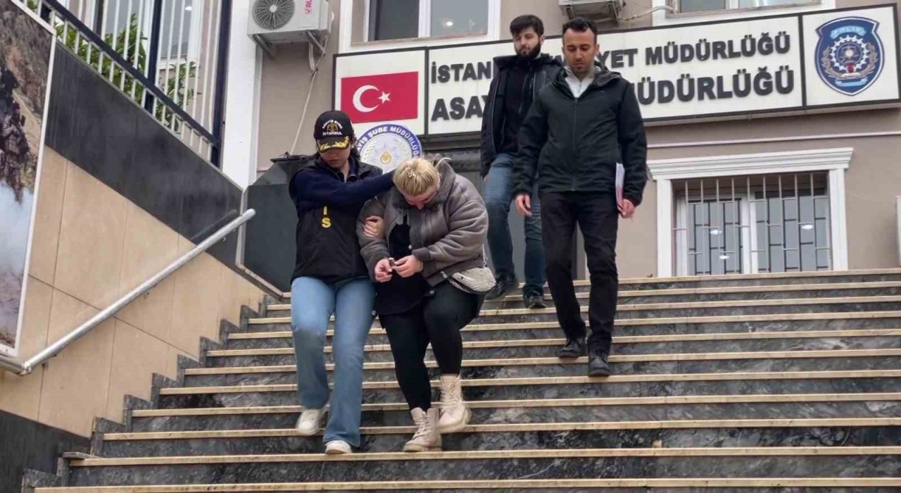 Ümraniyede kuyumcudan 100 bin liralık altın bileklik çalan kadın yakalandı