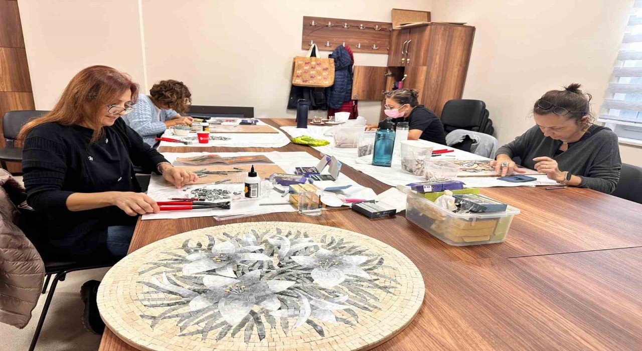 Ümraniyede taşlar sanata dönüşüyor