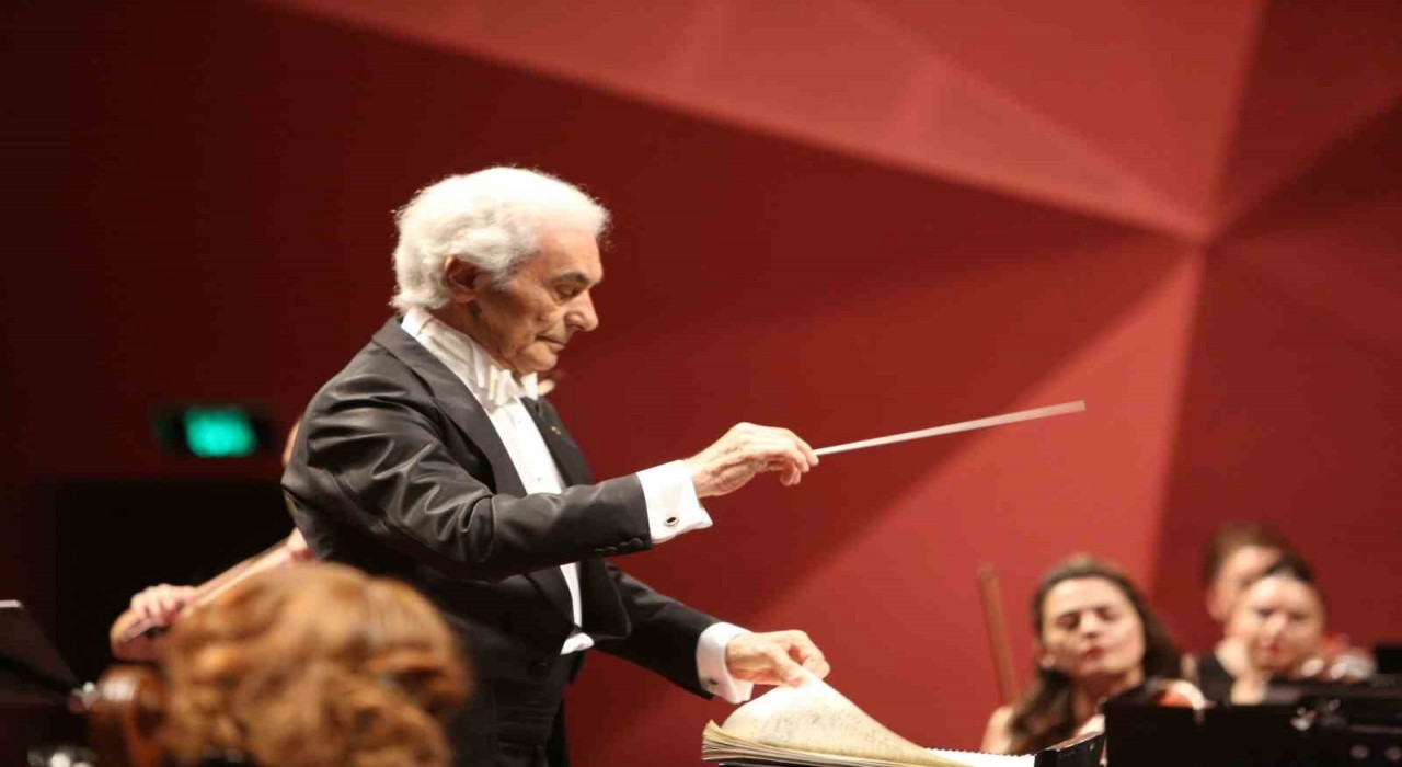 Ünlü Şef Gürer Aykaldan konser