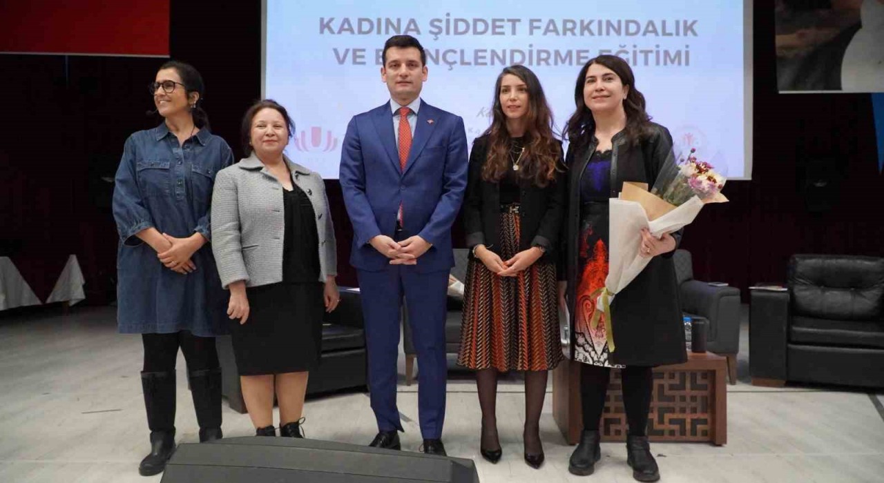 Urlada Kadına Yönelik Şiddete Karşı farkındalık ve bilinçlendirme eğitimi yapıldı