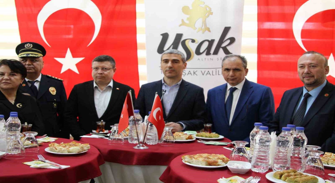 Uşak protokolü bayramlaşma töreninde buluştu