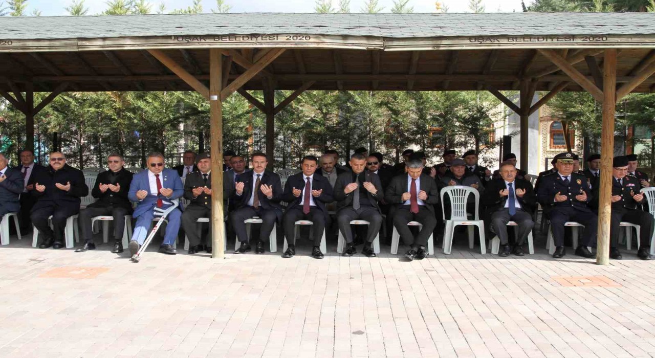 Uşakta bayram arifesinde şehitler unutulmadı