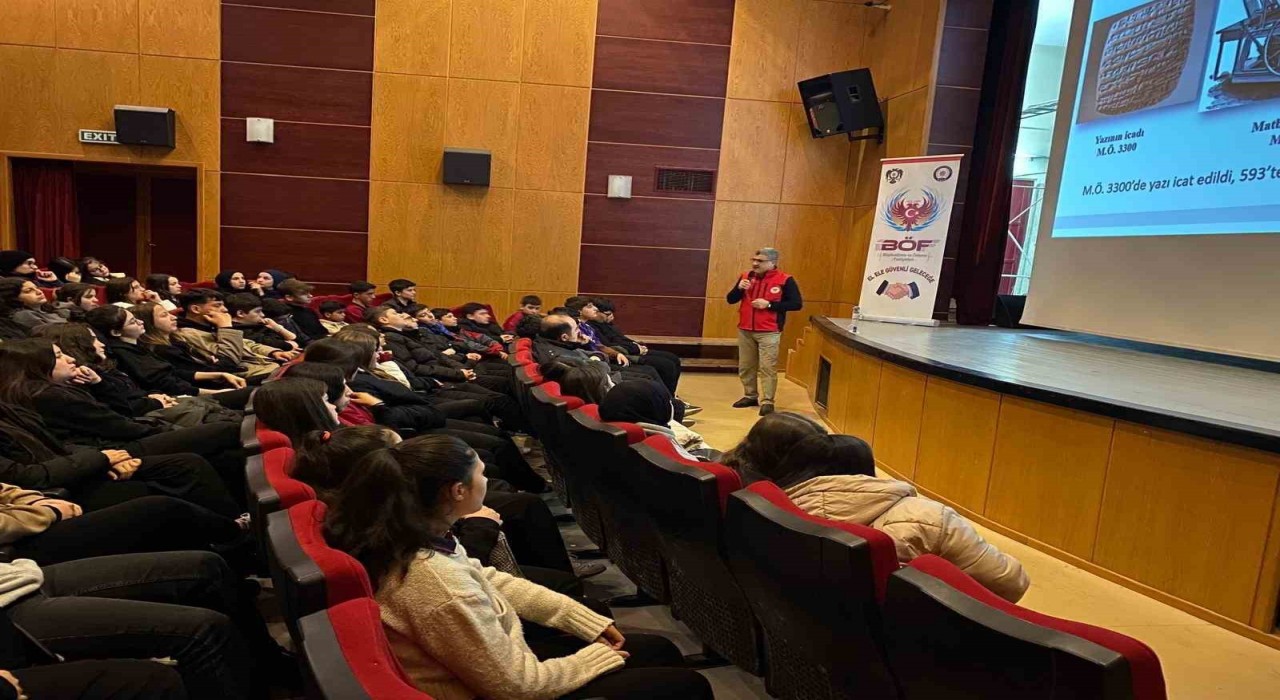 Uşakta ‘Gençlik ve Güvenli Gelecek projesi