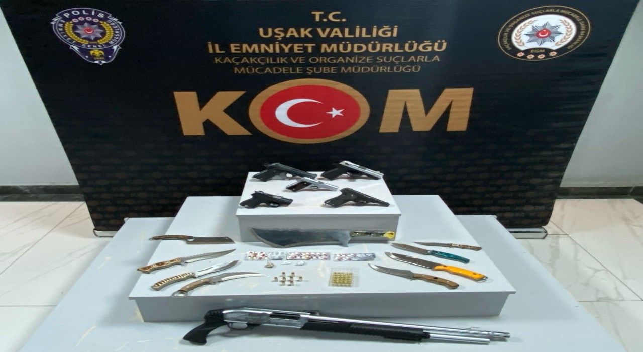 Uşakta ruhsatsız silah ve uyuşturucu madde ele geçirildi