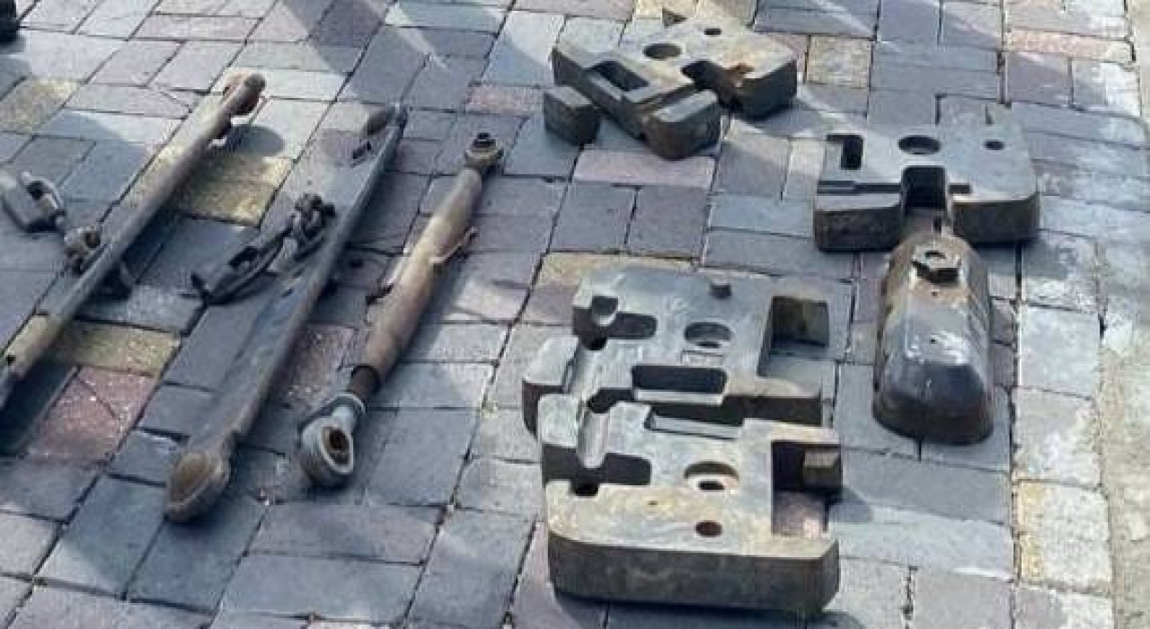 Uşakta traktör parçası çalan hırsızlar kıskıvrak yakalandı