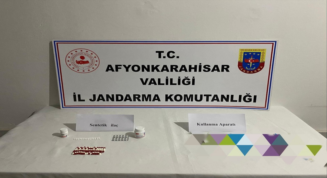 Uyuşturucu haplarla yakalanan 3 kişi gözaltına alındı