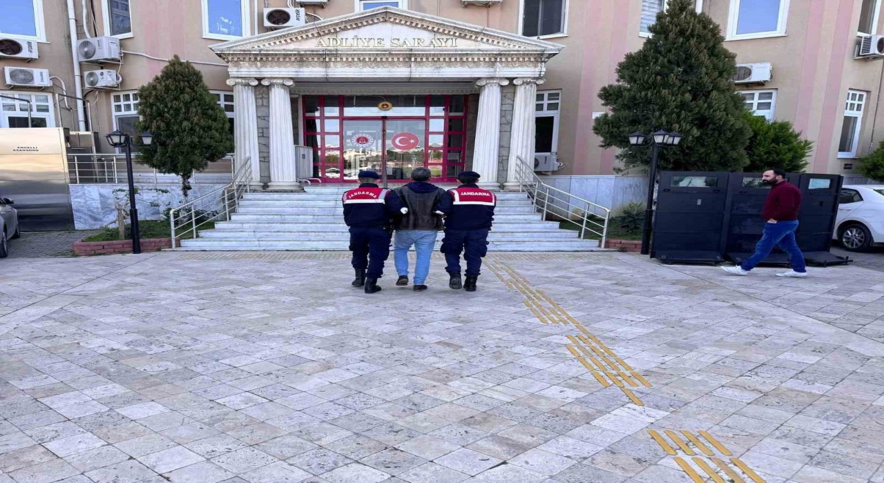 Uyuşturucu kullanırken suçüstü yakalandı