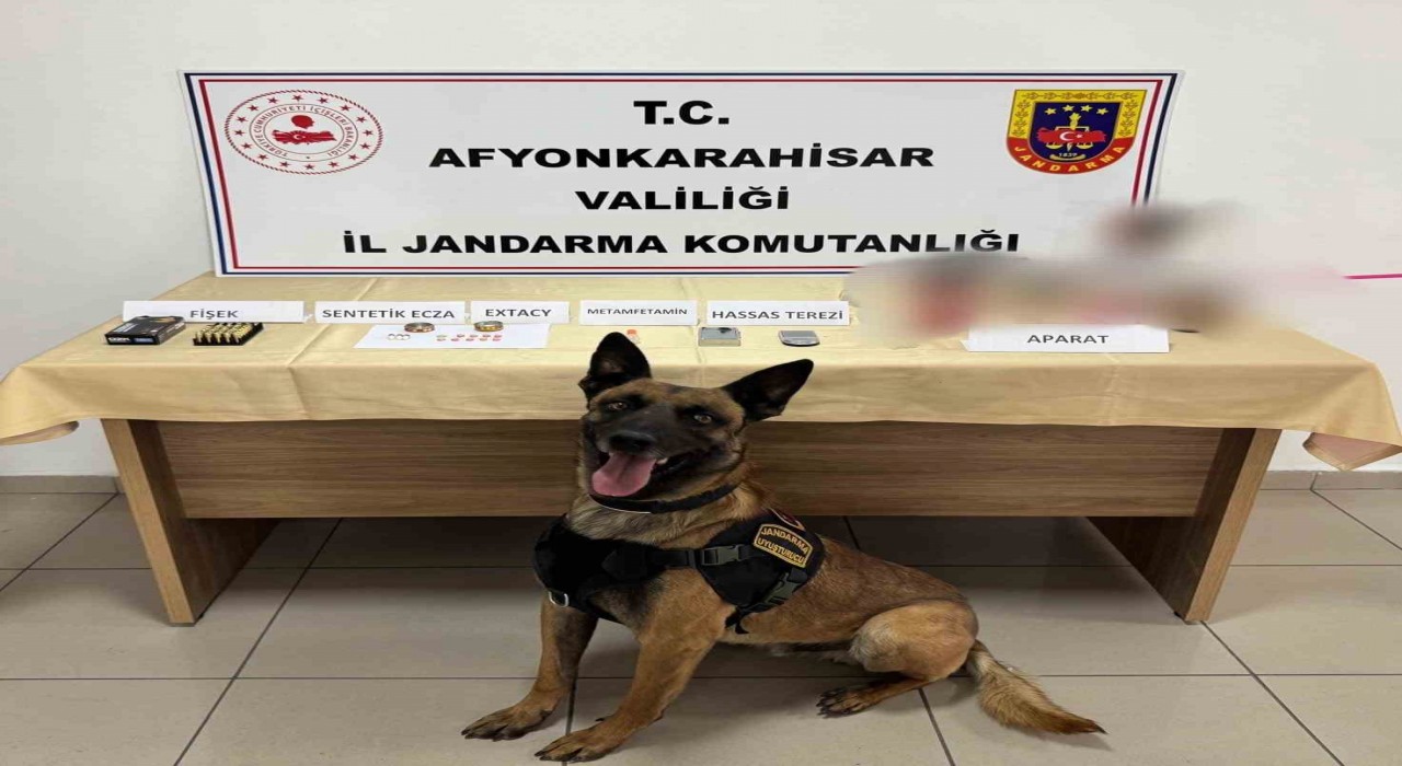 Uyuşturucu kullanmak suçundan aranırken, uyuşturucu maddelerle yakalandı