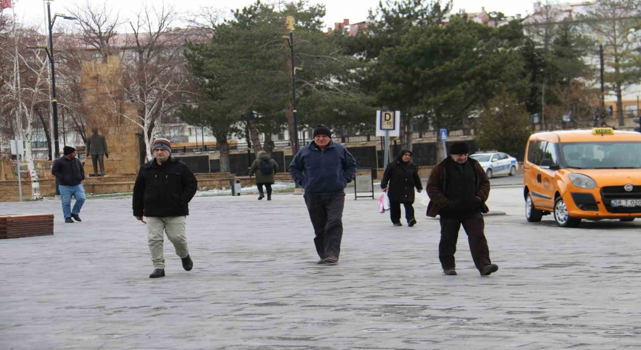 Uzmanı açıkladı: Geçmişe takılı kalan mutlu olamıyor