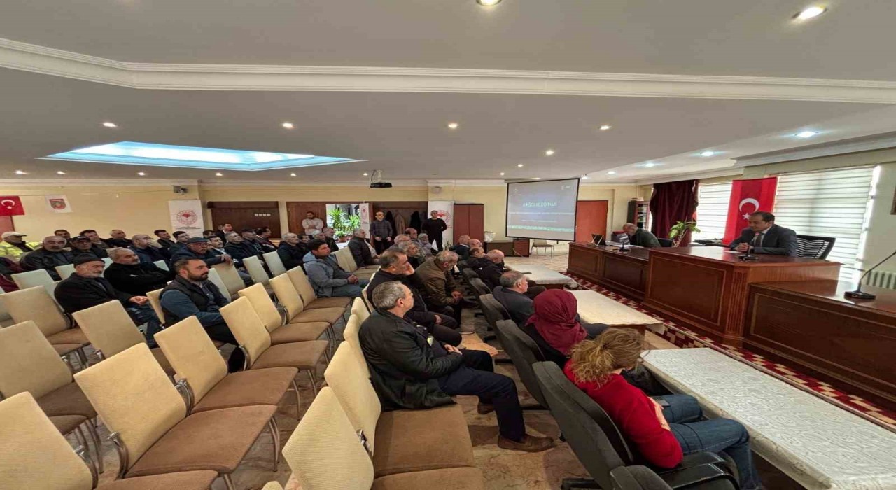 Üzümlüde bağcılık eğitimi düzenlendi
