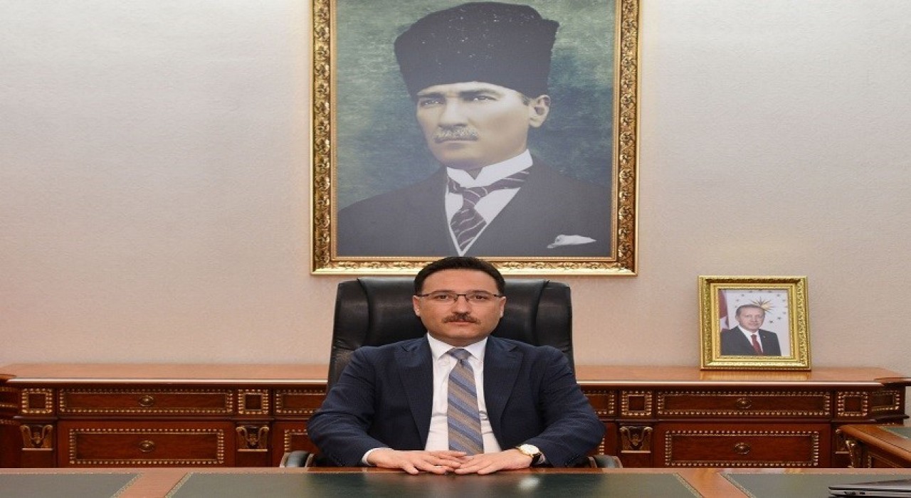 Vali Çiçek: Kazanılan zafer; sadece bir askeri zafer değil, aynı zamanda milleti bir araya getiren bir simge olmuştur