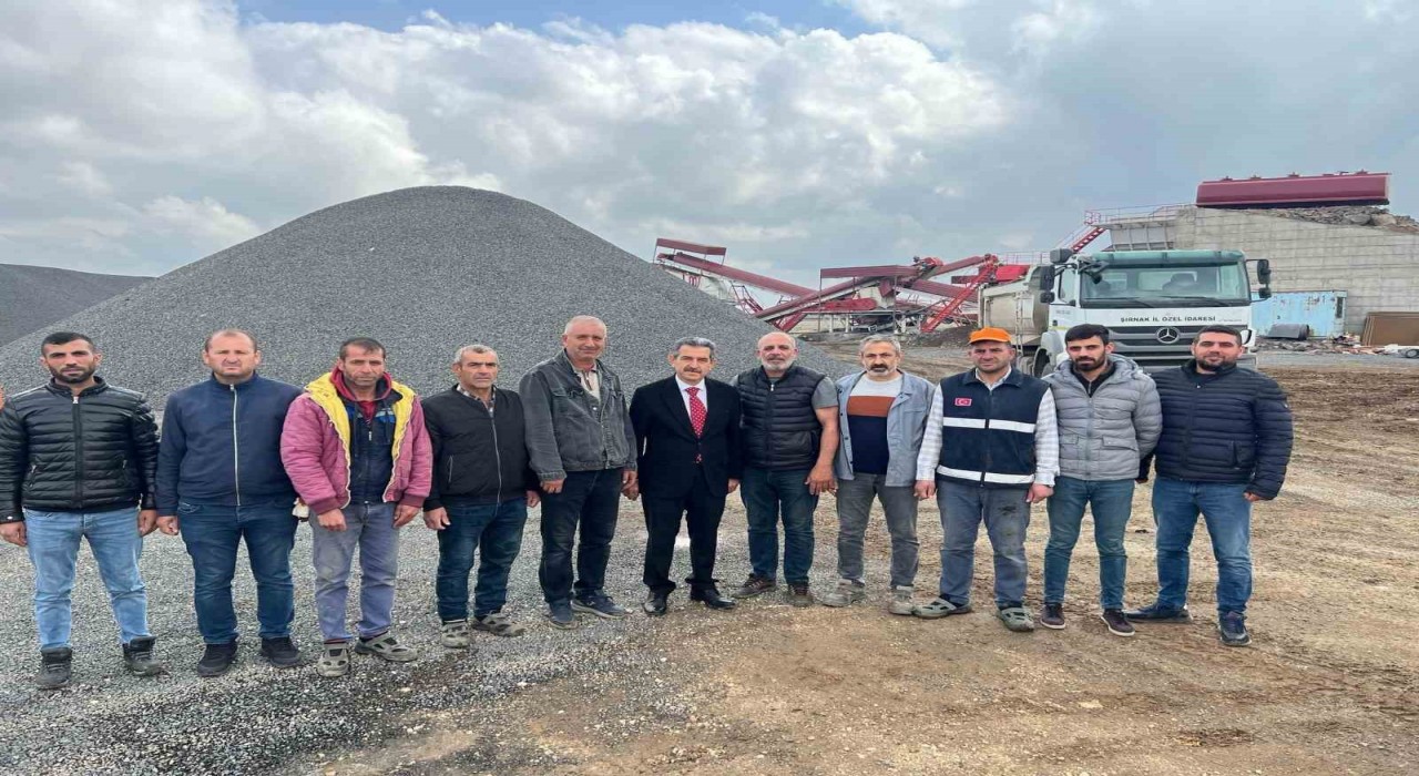 Vali Ekici İdilde taş toplama ve kırma tesisinde incelemede bulundu
