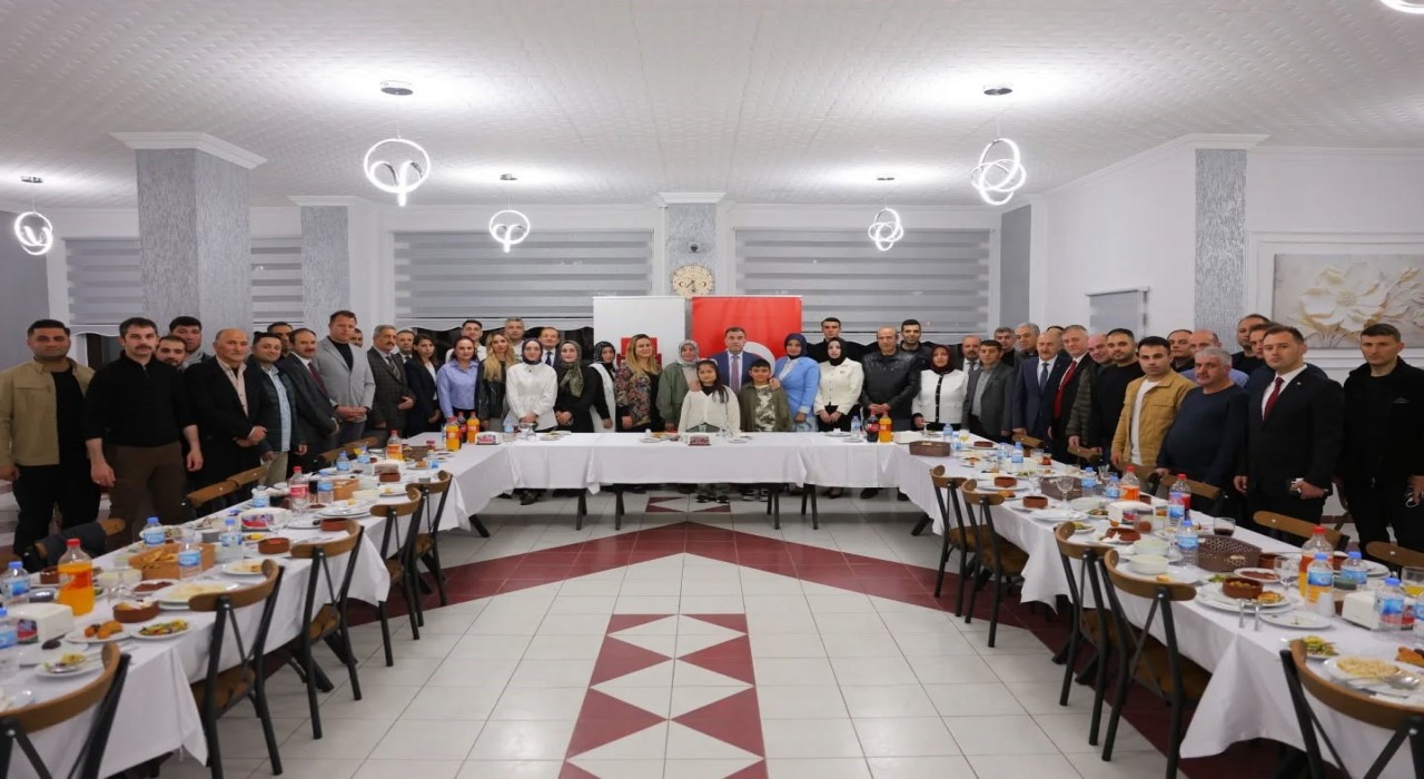 Vali Eldivandan Valilik personeline iftar