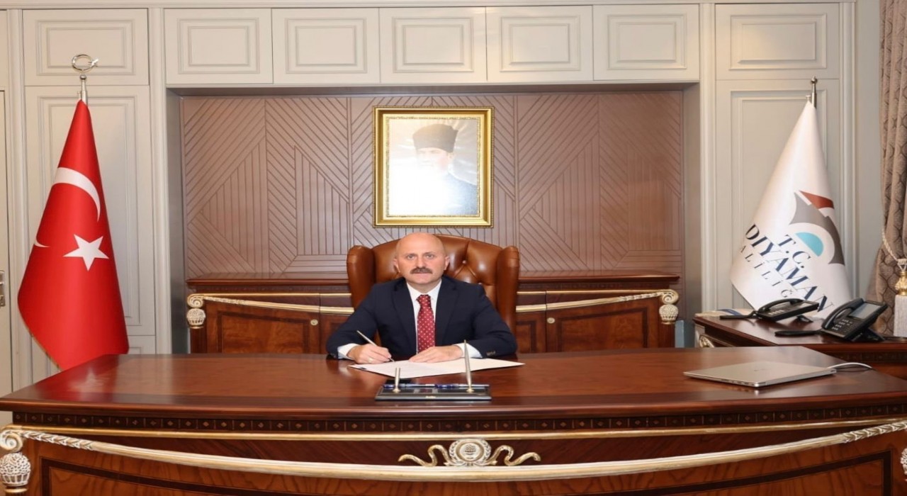 Vali Varoldan İstiklal Marşının kabulü açıklaması