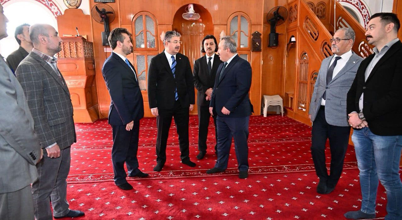 Vali Yılmaz, Salih Bahçeli Camisi'ni Ziyaret Etti