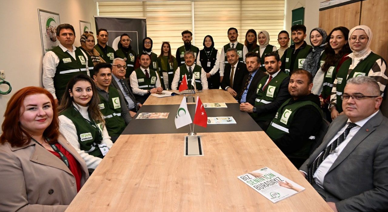 Vali Yılmaz'dan Yeşilay Haftası’nda Anlamlı Ziyaret