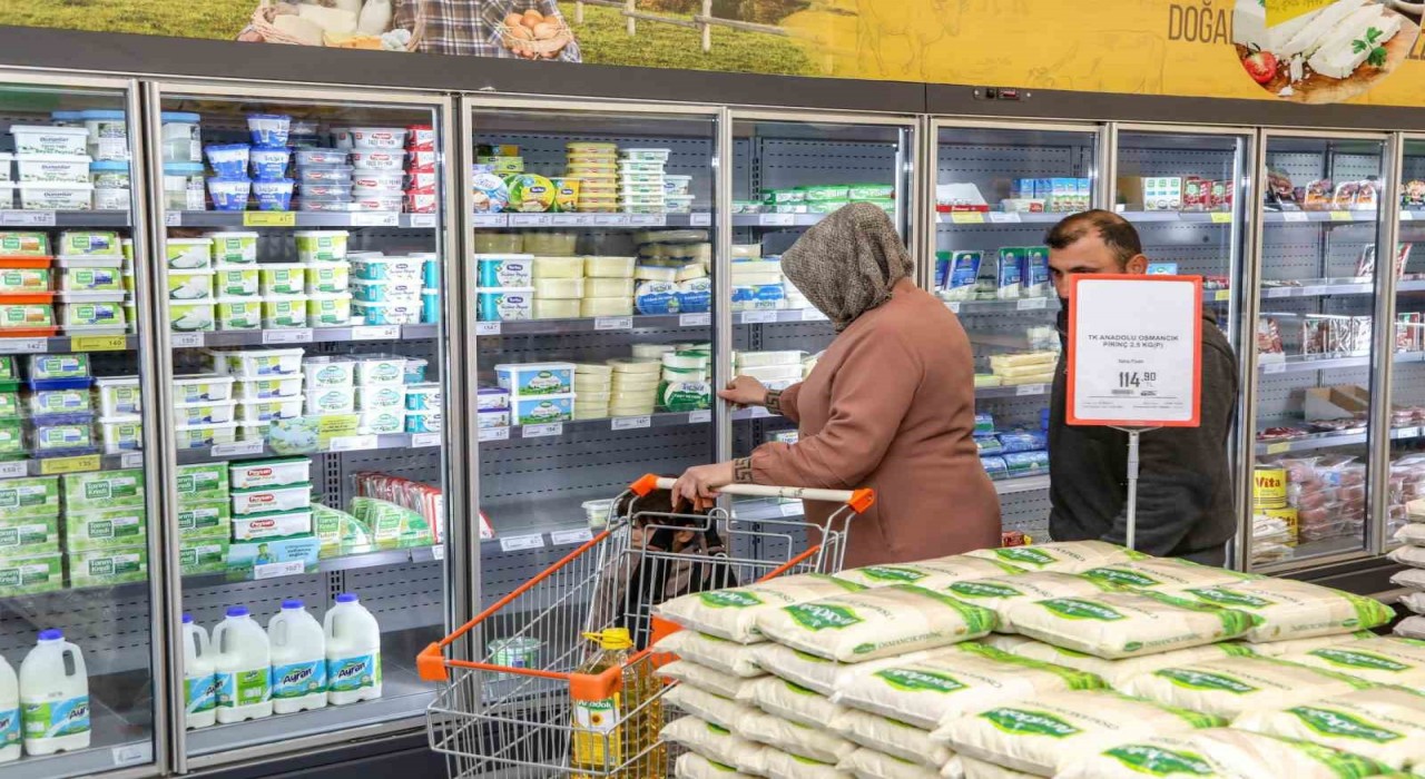 Van Büyükşehir Belediyesi Sosyal Kart dağıtımına başladı