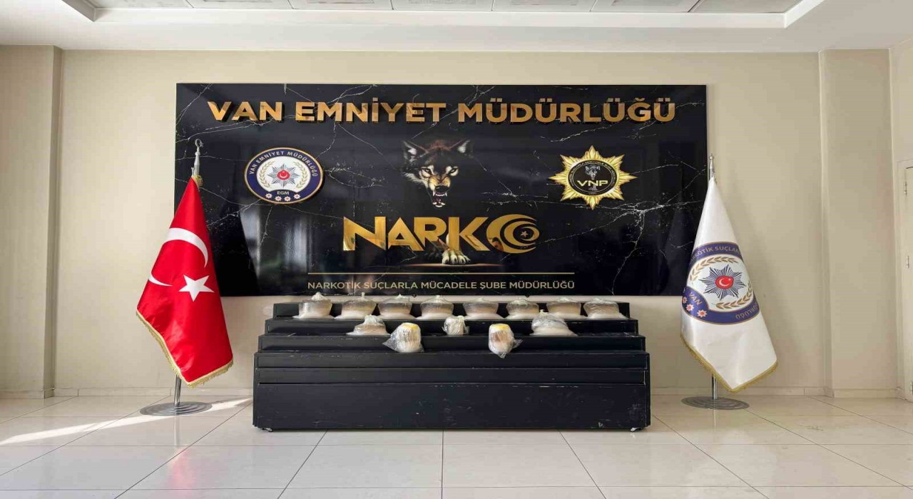 Vanda 36 kilo 300 gram likit metamfetamin ele geçirildi