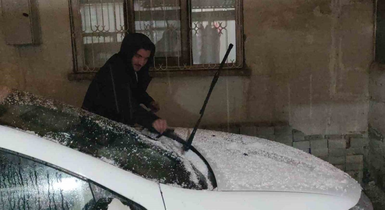 Vanda dolu yağışı etkili oldu
