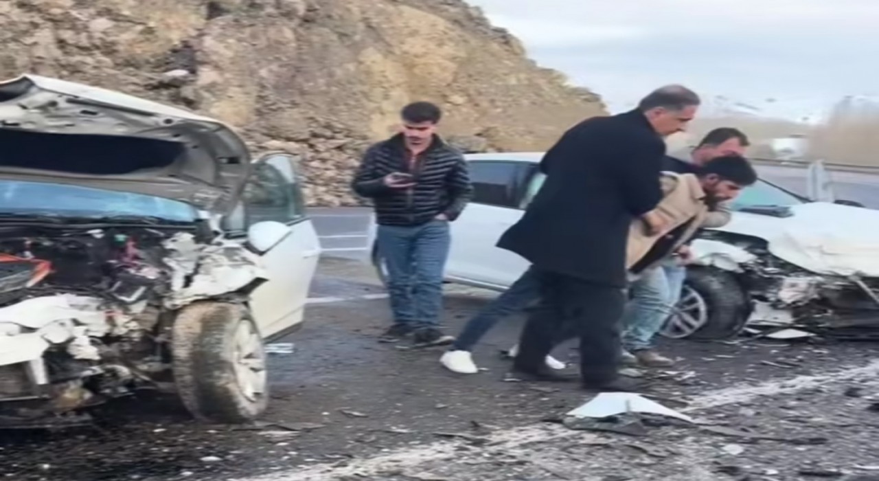 Vanda trafik kazası: 2 yaralı