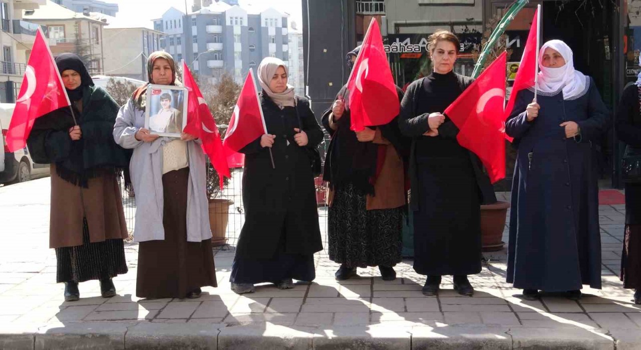 Vanlı aileler: PKK samimiyse önce bizim çocukları göndersin