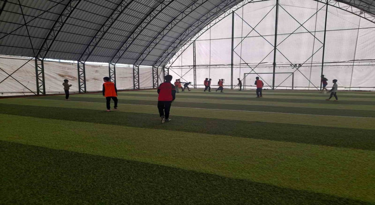 Vartoda futbol kursu yoğun katılımla devam ediyor