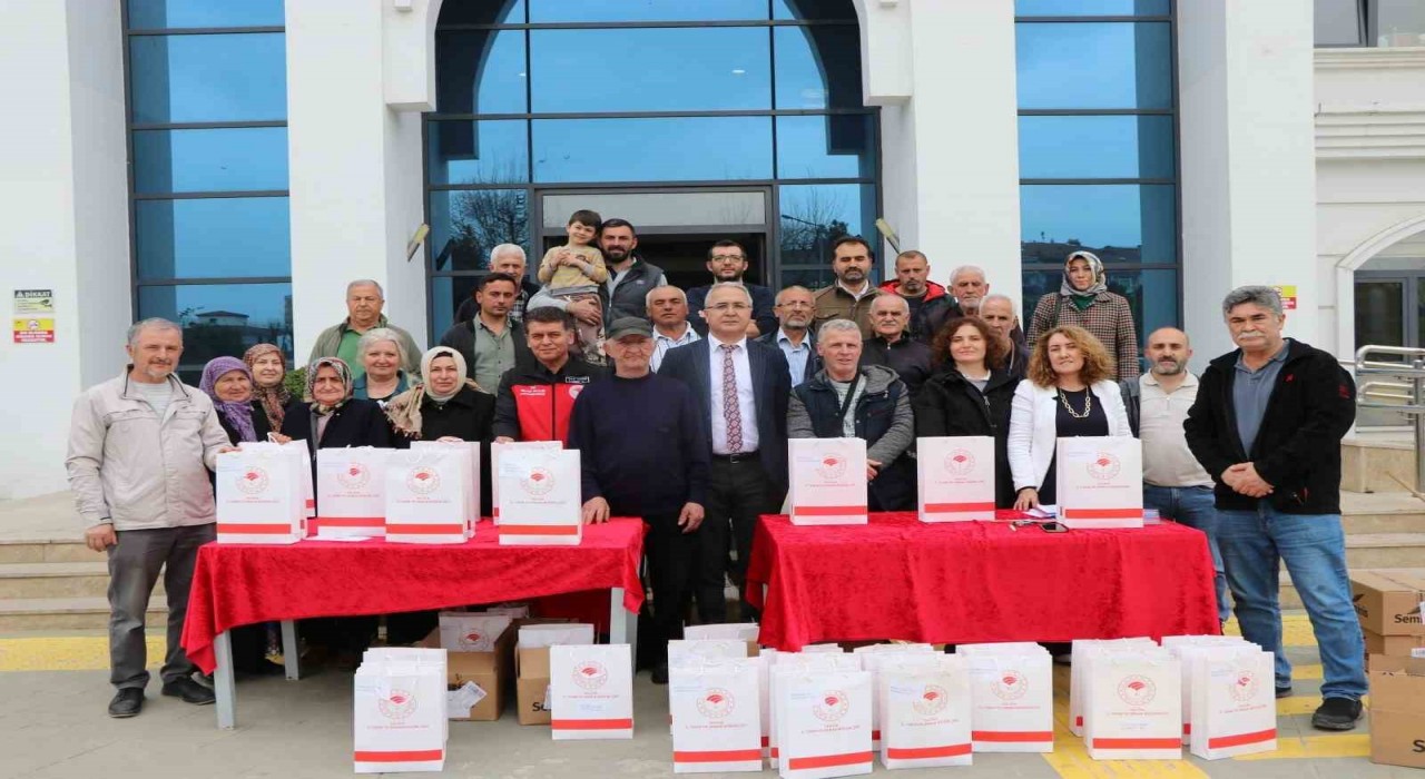 Yalovada 63 çiftçiye 215 kilo fasulye tohumu dağıtıldı