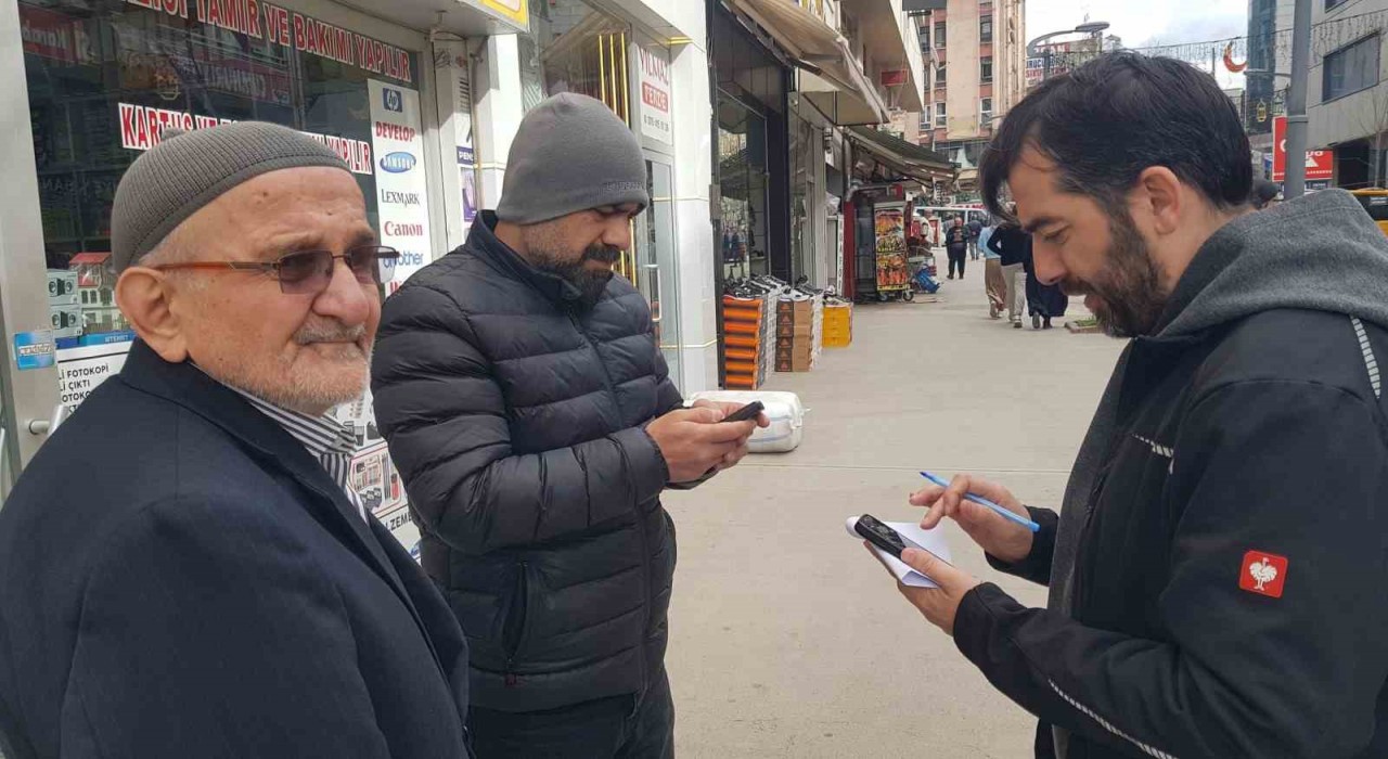 Yaşlı adam Emniyet müdürüyüm diyen dolandırıcının tuzağına düşmekten kurtuldu