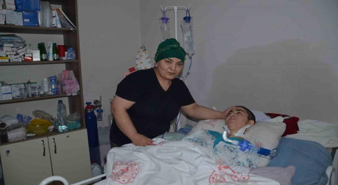 Yatağa bağımlı genç kadının dramı