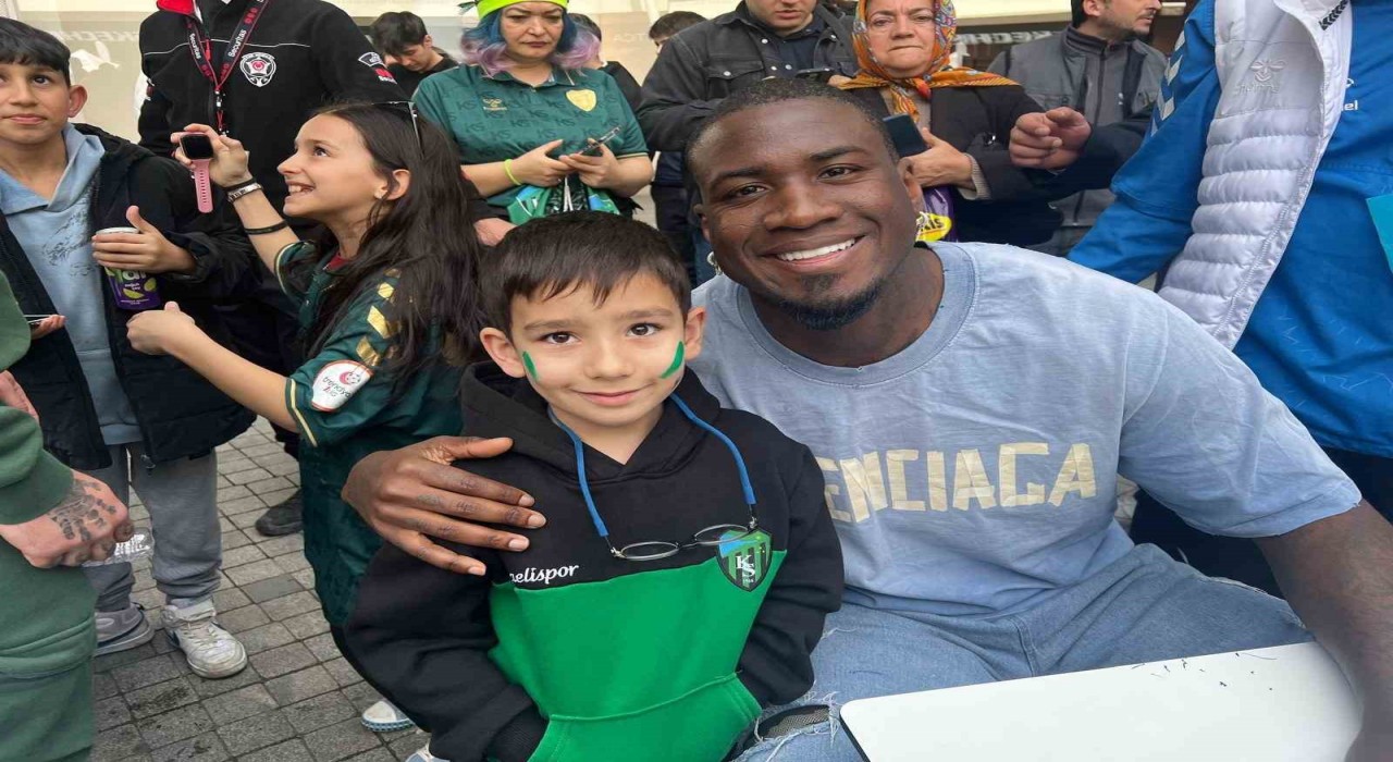 Yeşil siyah sevdalıları şenliğe akın etti: Markao taraftarlarla çiftetelli oynadı