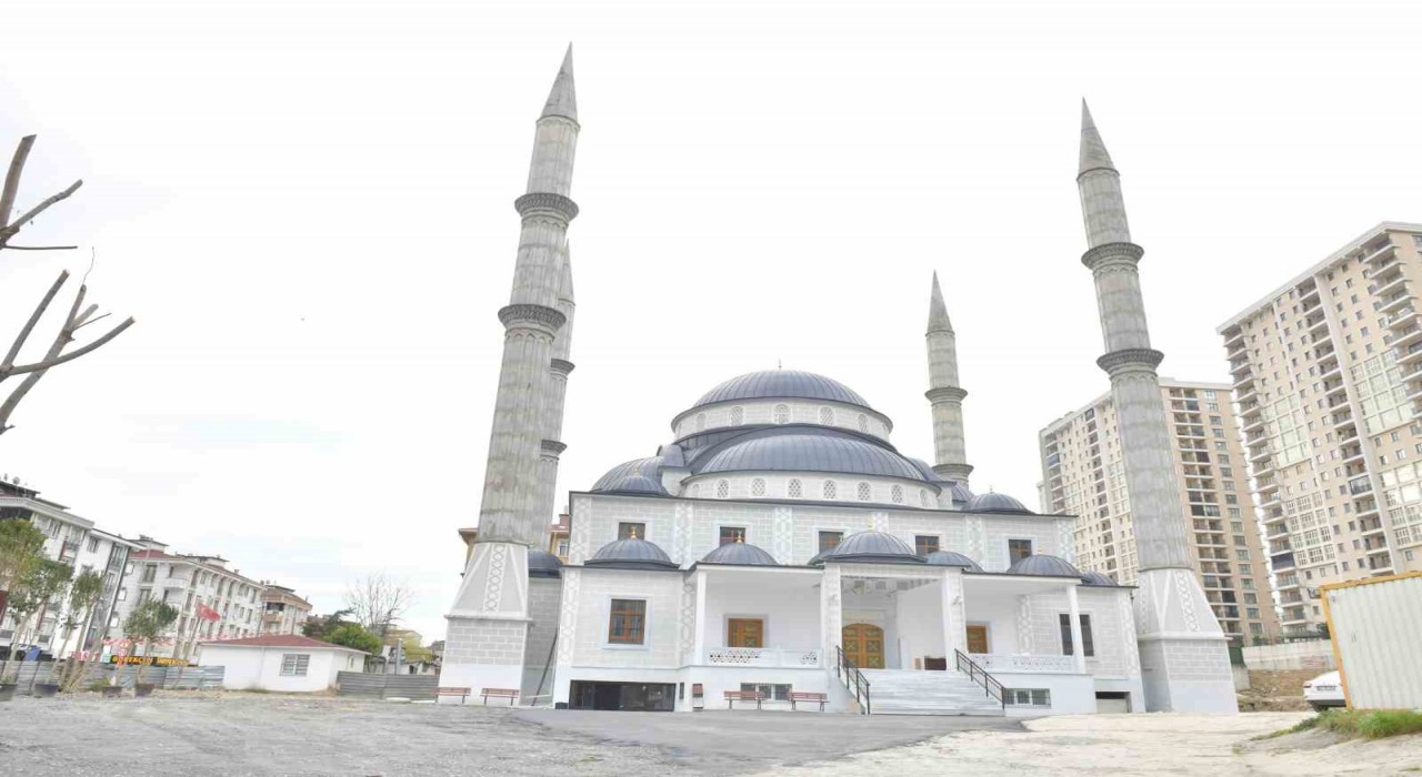 Yıllardır atıl bırakılan Yeşilkent Camii, Kadir Gecesinde ibadete açılıyor
