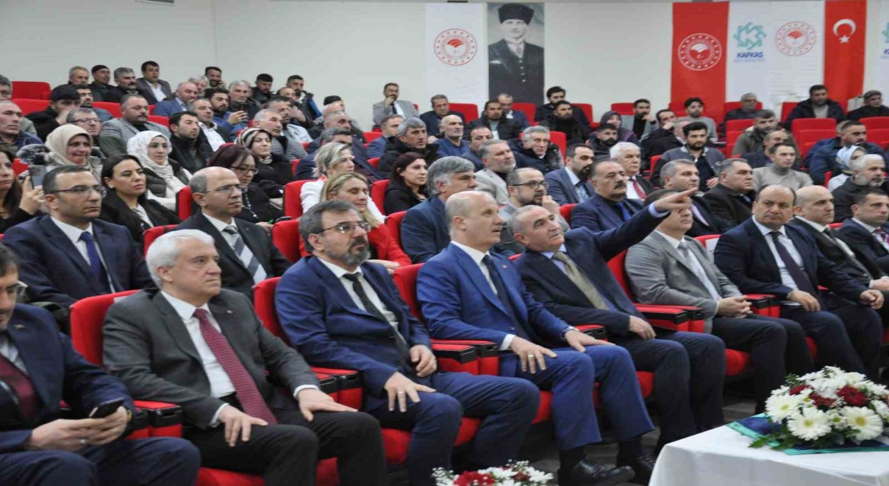 YÖK Başkanı Özvar, Karsta Yetiştirici Eğitimi Çalıştayına katıldı